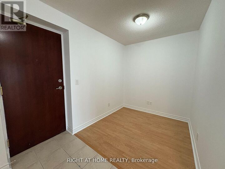 Property Photo:  5 Michael Power Place 1006  ON M9A 0A3 