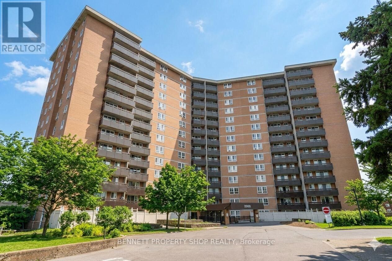 Property Photo:  2000 Jasmine Crescent 410  ON K1J 8K4 