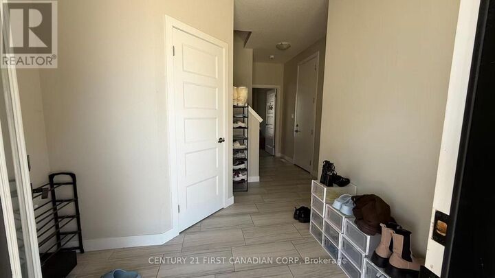 Property Photo:  968 West Village Square  ON N6H 0J7 