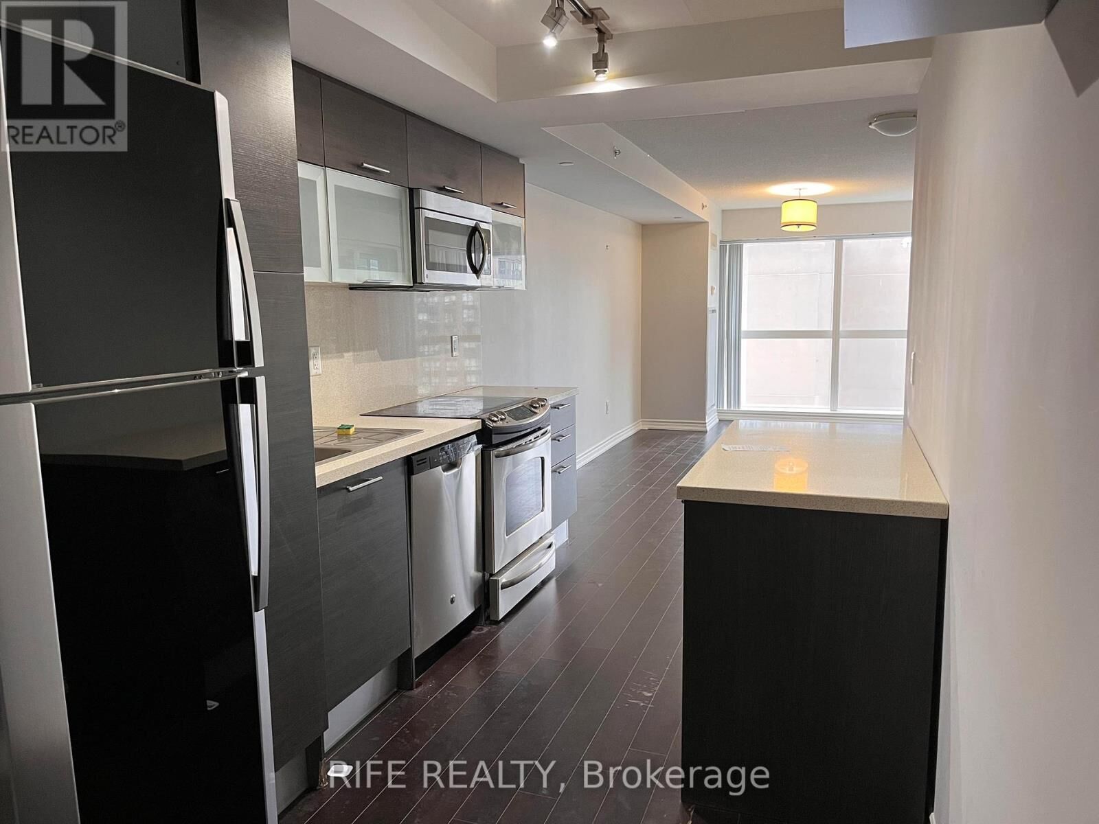 Property Photo:  386 Yonge Street 1101  ON M5B 0A5 