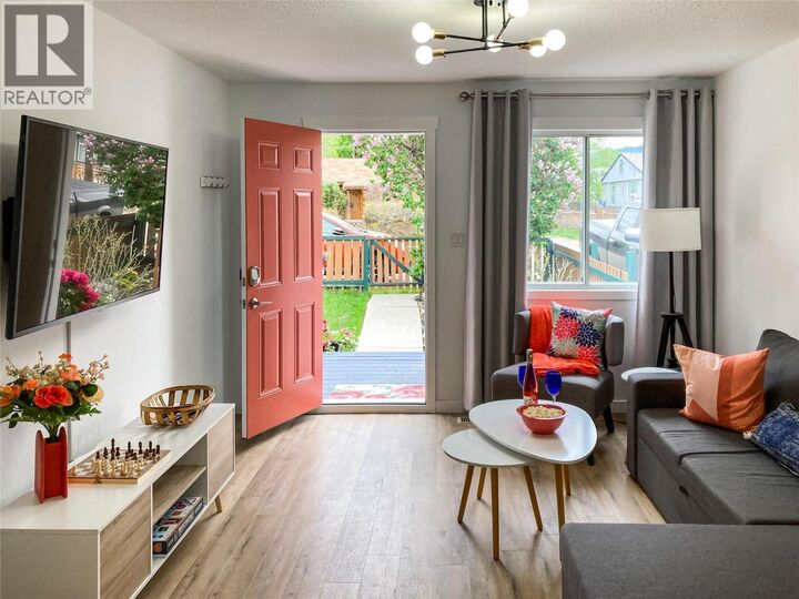Property Photo:  974 Creston Avenue  BC V2A 1P9 