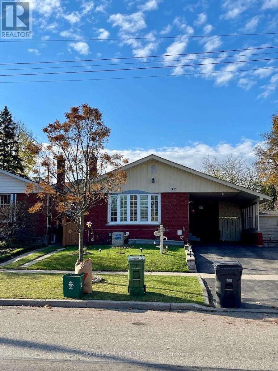 Property Photo:  92 Hiscock Boulevard Bsmt  ON M1G 1T2 