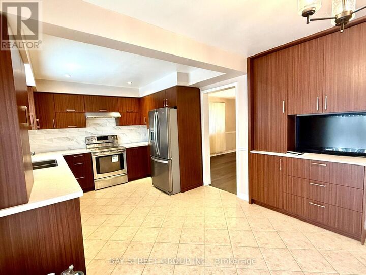 Property Photo:  4497 Longmoor Road Room 1  ON L5M 4H6 