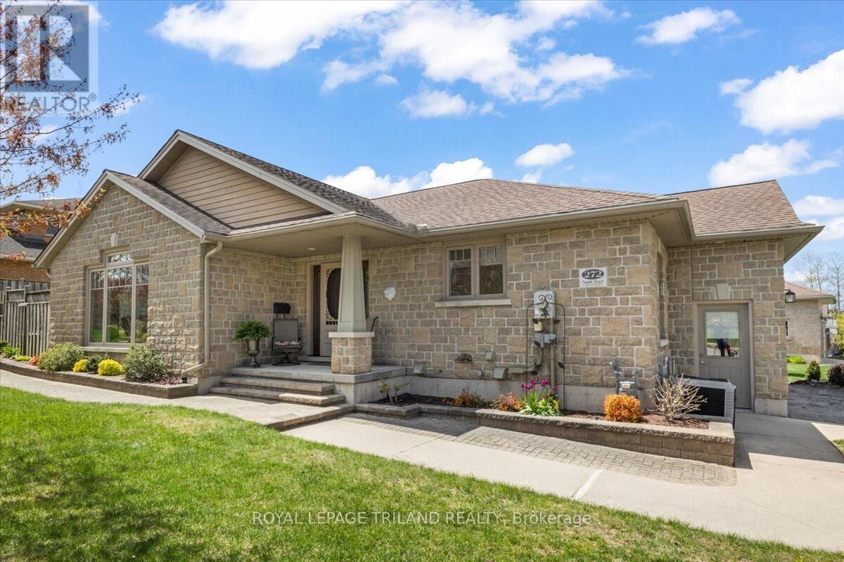 Property Photo:  272 4th Street Crescent  ON N4N 3S9 