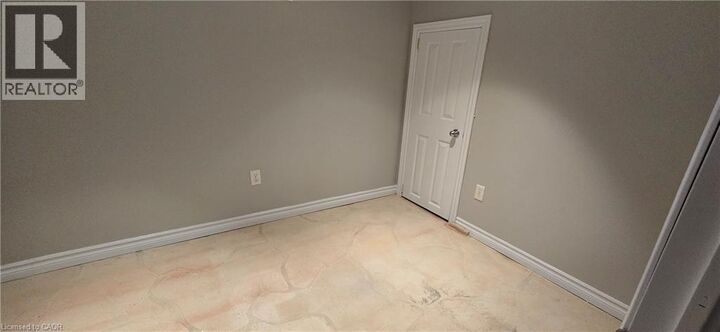 Property Photo:  50 Donley Street Lower  ON N2M 3P2 