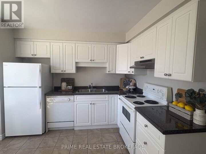 Property Photo:  35 Waterman Avenue 58  ON N6C 5T8 
