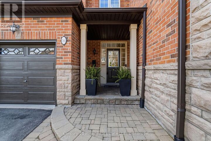 Property Photo:  300 Ravineview Way 16  ON L6H 7J1 
