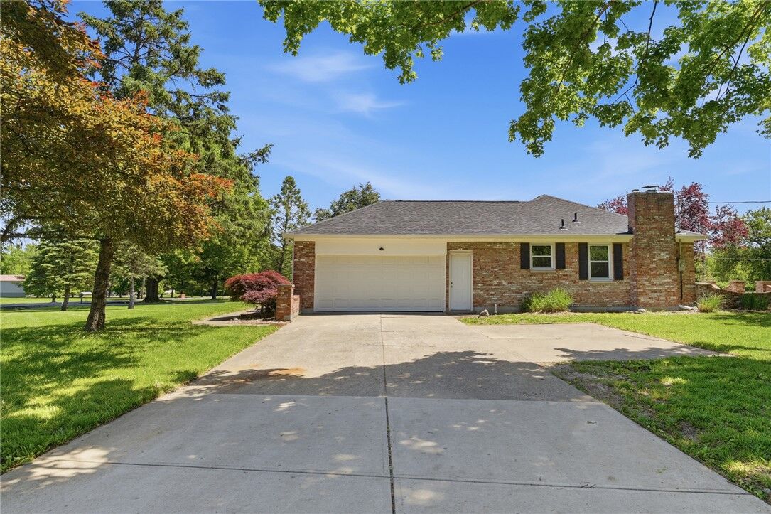 Property Photo: 6157 Todhunter Road OH 45044
