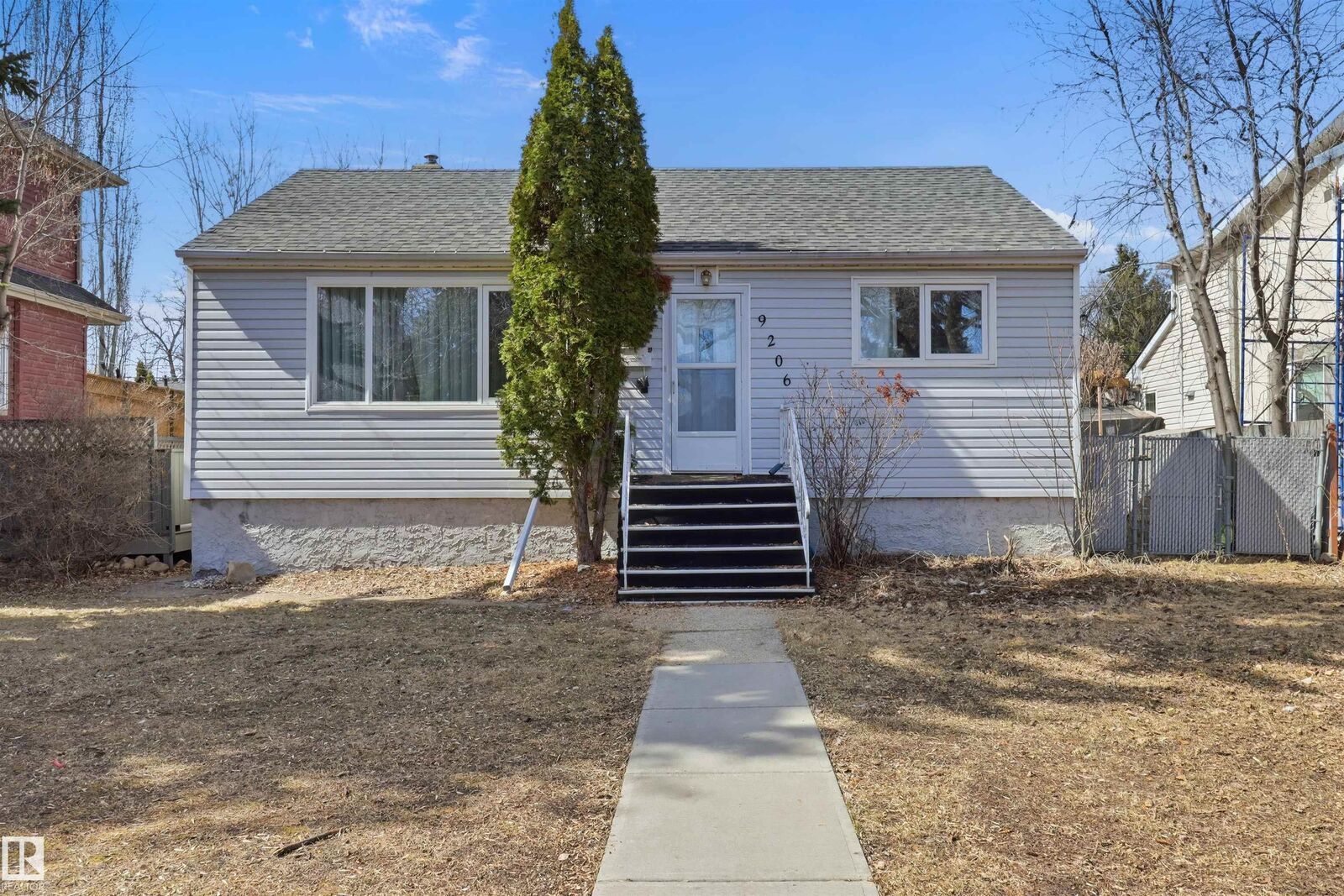 Property Photo:  9206 / 9208 90 Street NW  AB T6C 3M1 