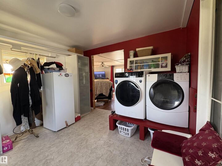Property Photo:  115 2nd Street  AB T0B 1C0 