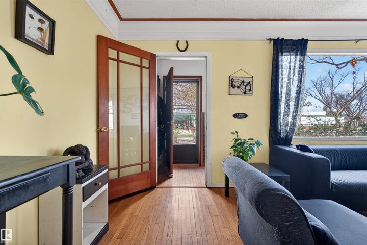 Property Photo:  6402 106 Street NW 13831  AB T6H 2V4 