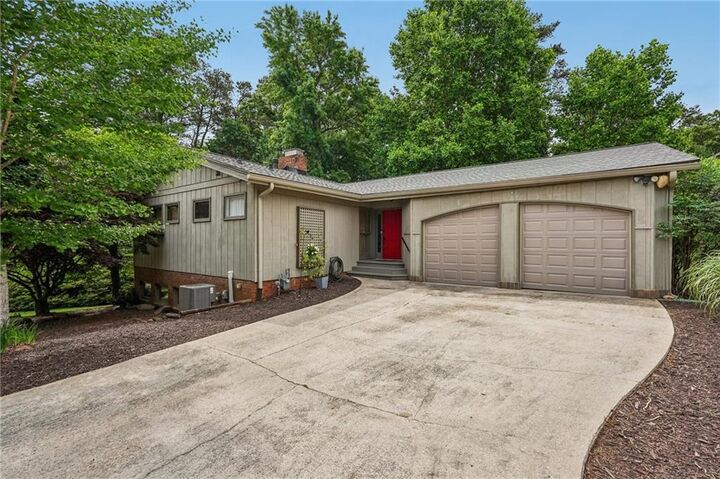 Property Photo: 5316 Corsham Court SW GA 30047