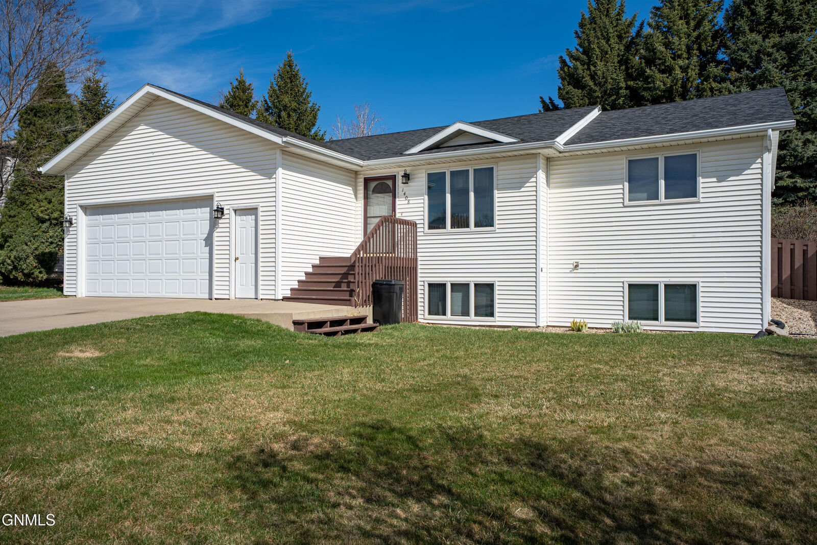 Property Photo: 1408 19th Street SE ND 58554