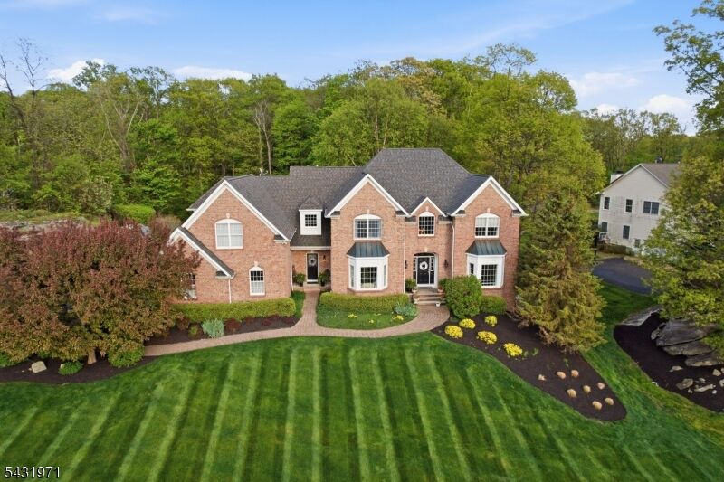 Property Photo:  6 Fox Run Rd  NJ 07871 