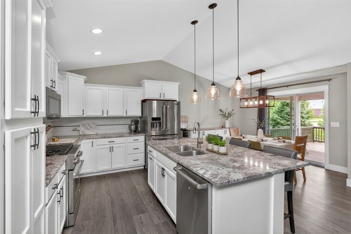 Property Photo:  1601 Reinhart Drive NW  IA 50023 