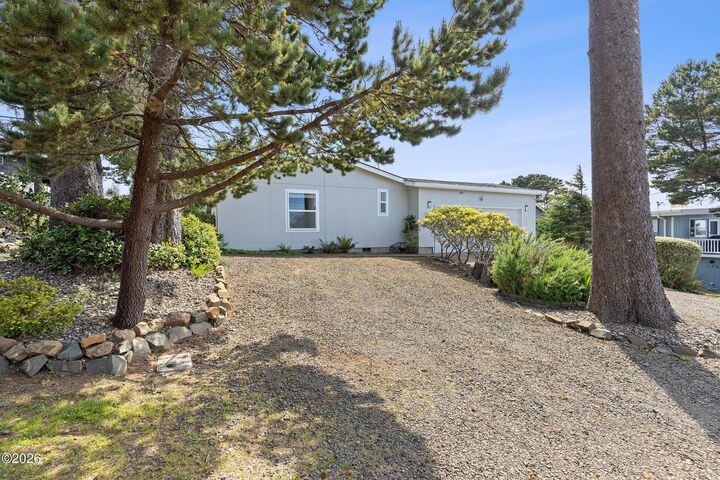 Property Photo:  1730 NE 18th Street  OR 97367 