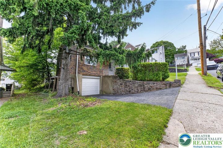 Property Photo:  717 Frederick Street  PA 18015 