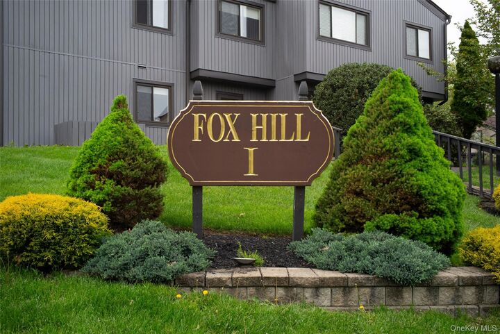 Property Photo:  1608 Mulberry Court  NY 12603 