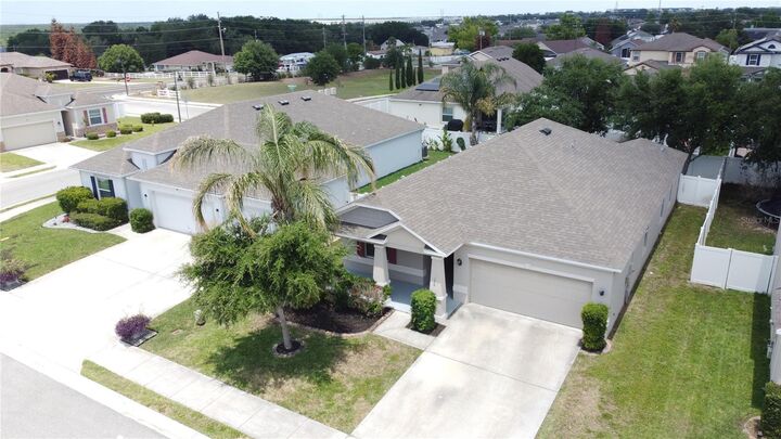 Property Photo:  174 Cambria Grove Circle  FL 33837 