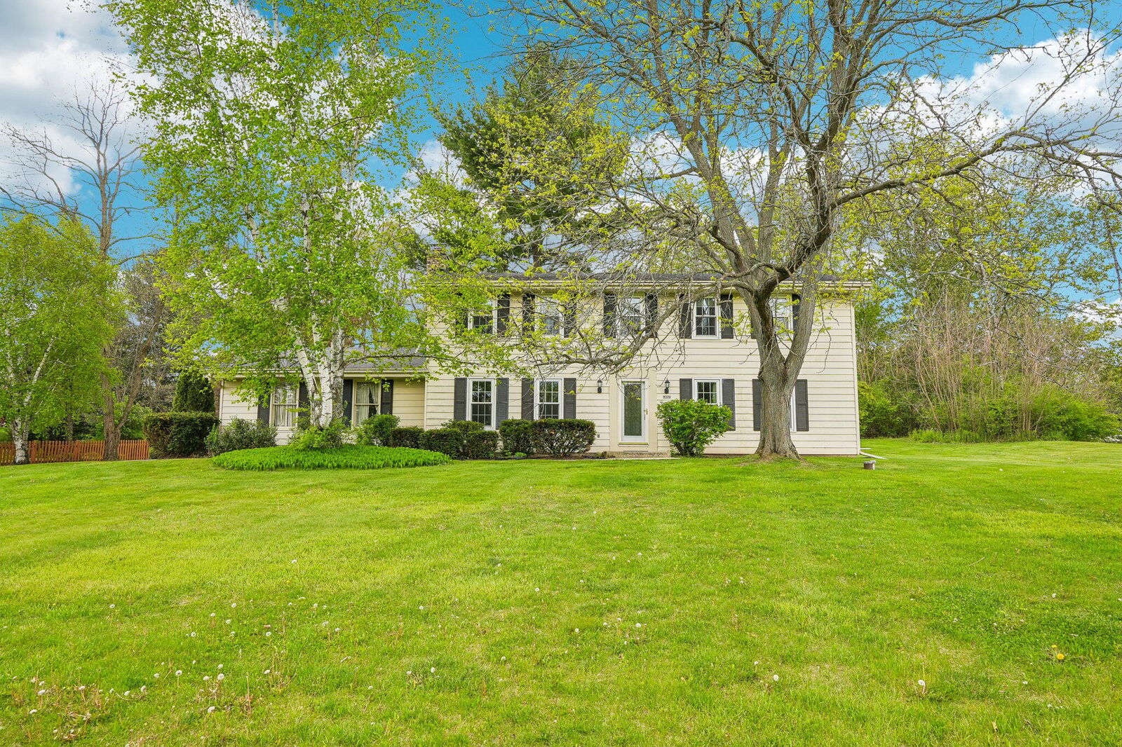 Property Photo:  W326s7751 Squire Ln  WI 53149 