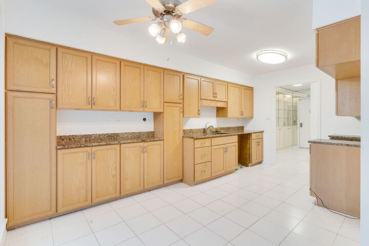 Property Photo:  6400 N Cicero Avenue 212  IL 60712 