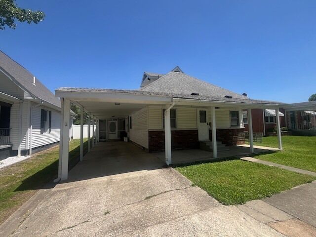 Property Photo:  312 N 11th Street  IL 62948 