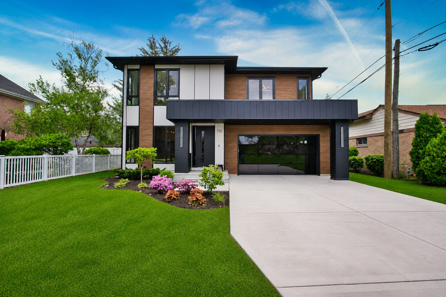 Property Photo:  332 W Fremont Avenue  IL 60126 