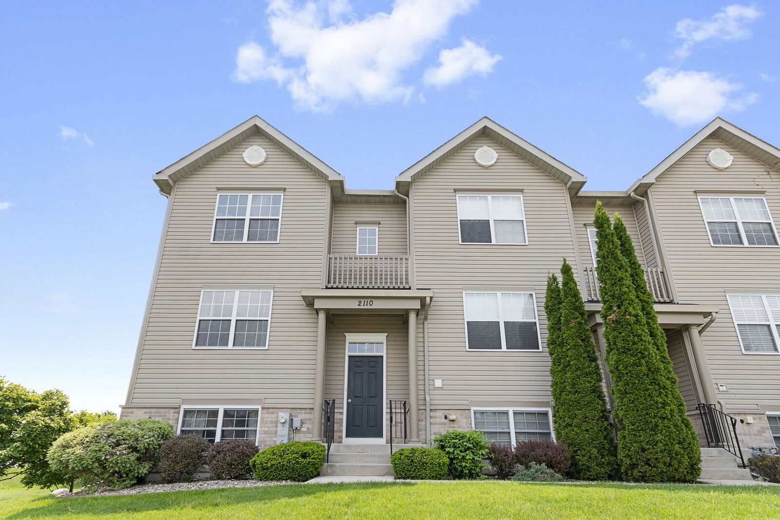 Property Photo:  2110 Austrian Pine Street  IL 60441 