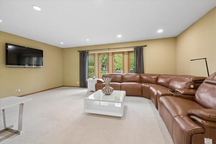 Property Photo:  1217 Lynnfield Lane  IL 60103 