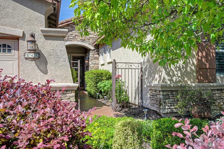Property Photo:  545 Porter Court  CA 95630 
