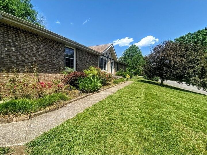 Property Photo: 703 Lucien Dr TN 37072