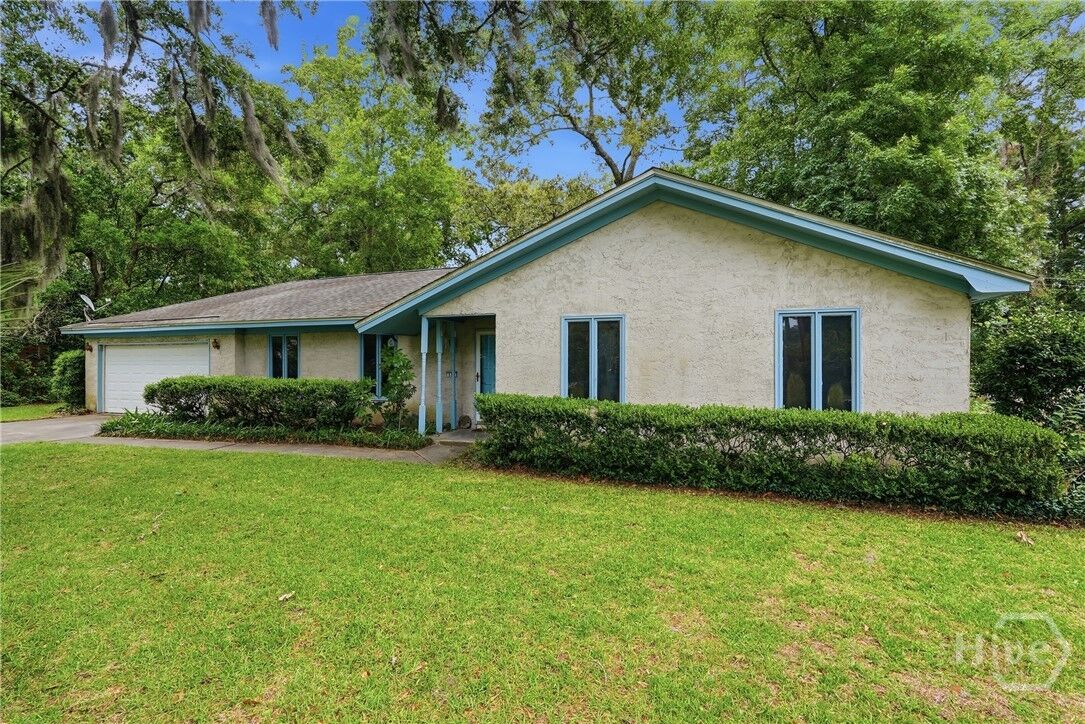 Property Photo:  616 Suncrest Boulevard  GA 31410 