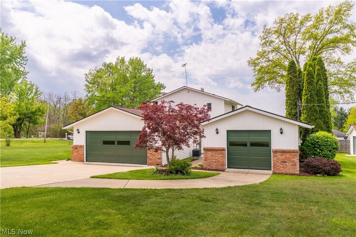 Property Photo:  10548 Briar Hill Drive  OH 44094 