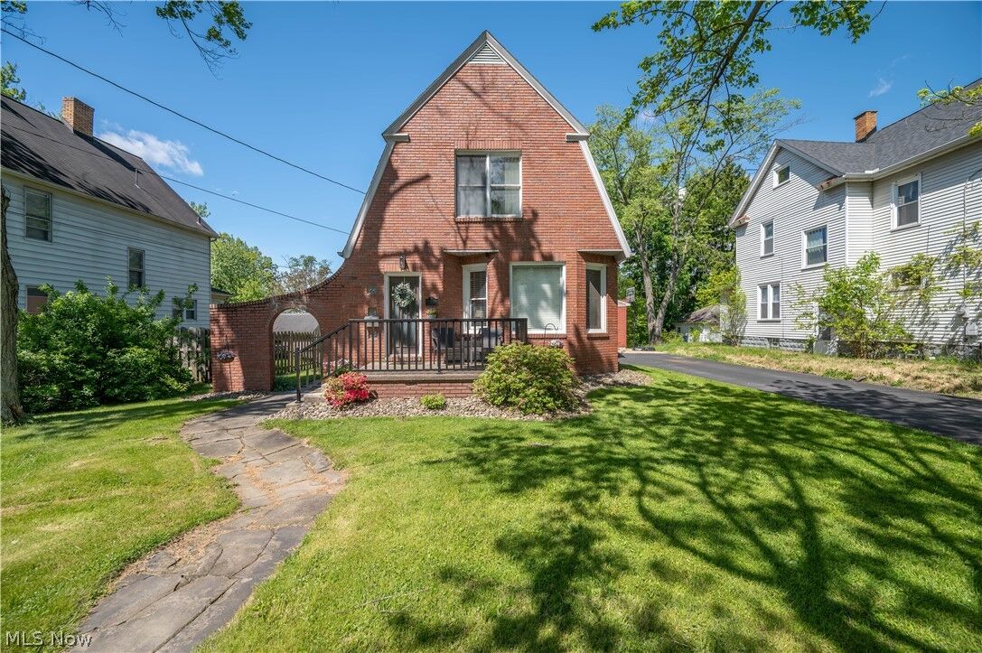 Property Photo:  124 Hartzell Avenue  OH 44446 