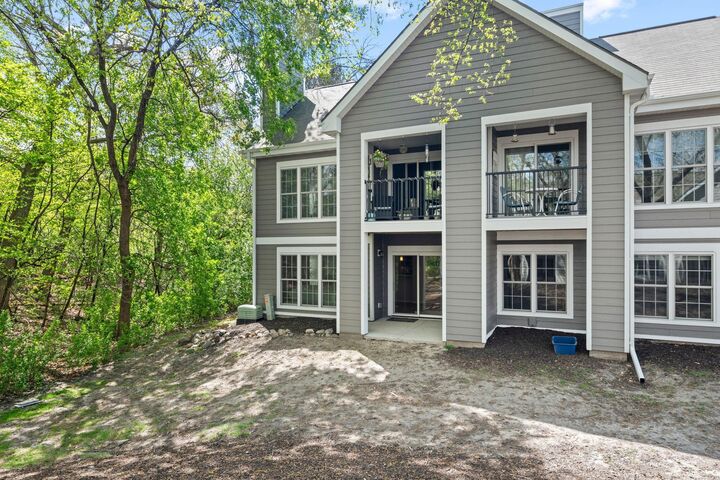 Property Photo:  6157 Chasewood Parkway 102  MN 55343 