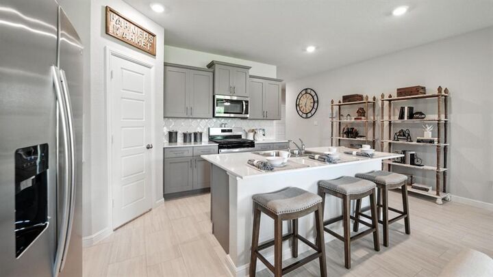 Property Photo: 525 Criner Street TX 76050
