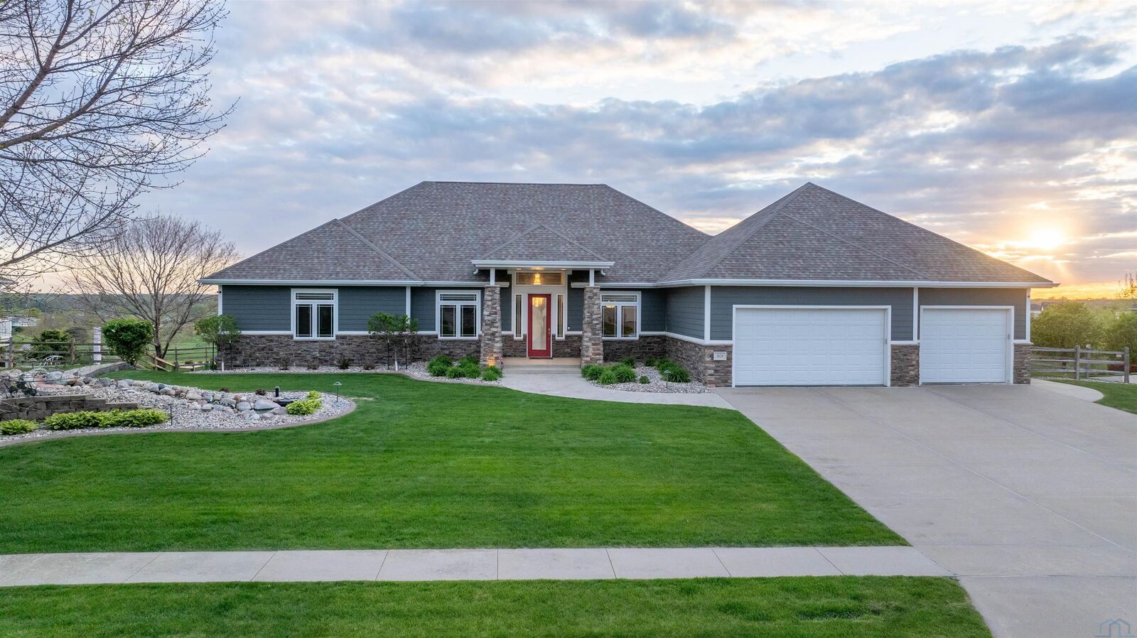 Property Photo:  2629 Glen Ellen Road  IA 51106 
