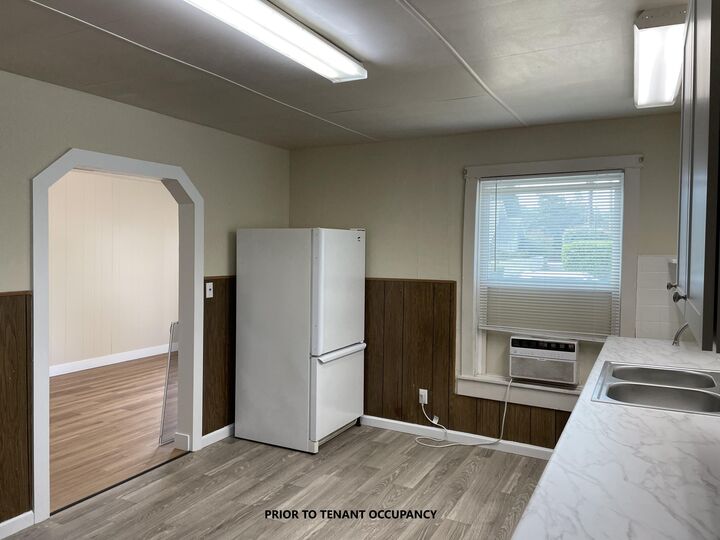 Property Photo:  618 SE M Street  OR 97526 