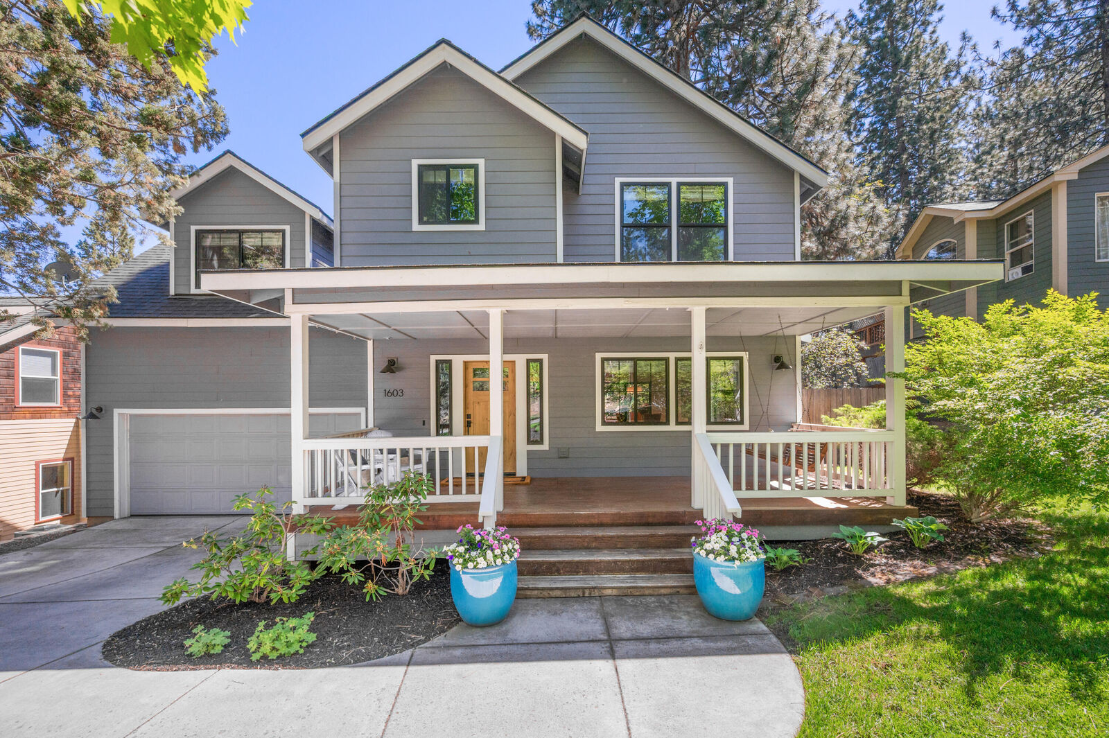 Property Photo:  1603 NW Albany Avenue  OR 97703 