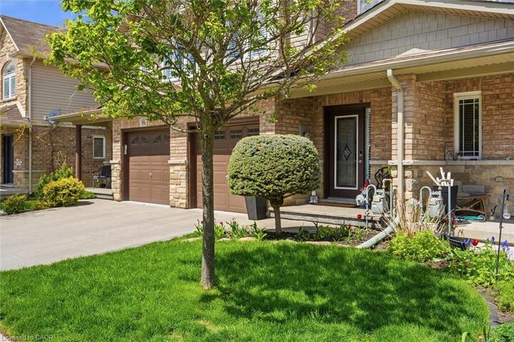 Property Photo: 84 Periwinkle Drive ON L0R 1P0