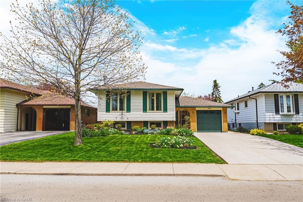 Property Photo:  104 Gardiner Drive  ON L9C 5W8 