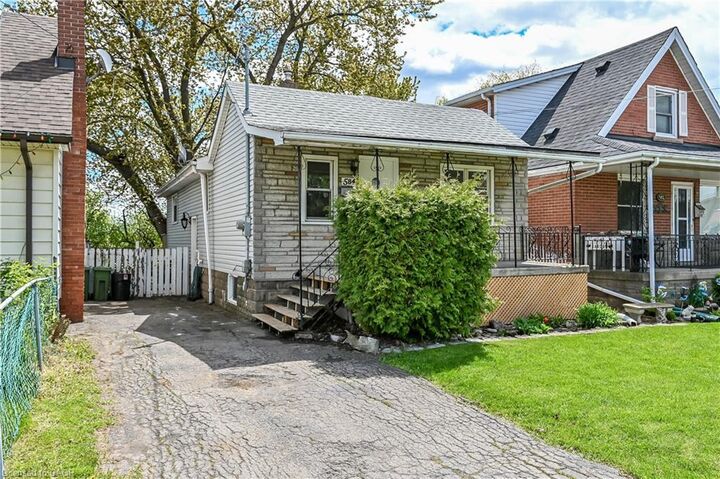 Property Photo:  584 Waterloo Street  ON L8H 6V5 