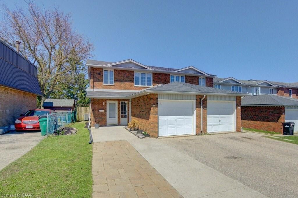 Property Photo:  90 Ralgreen Crescent  ON N2M 1T9 