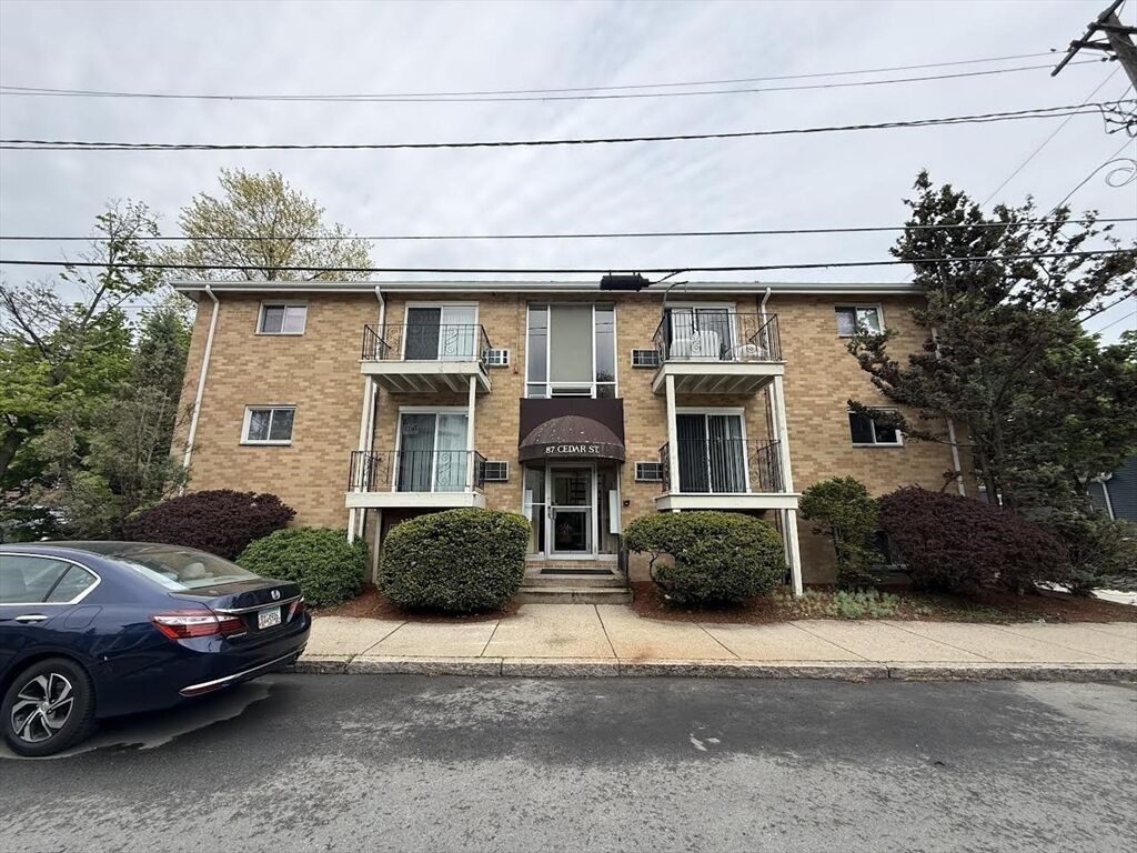 Property Photo:  87 Cedar Street 6  MA 02148 