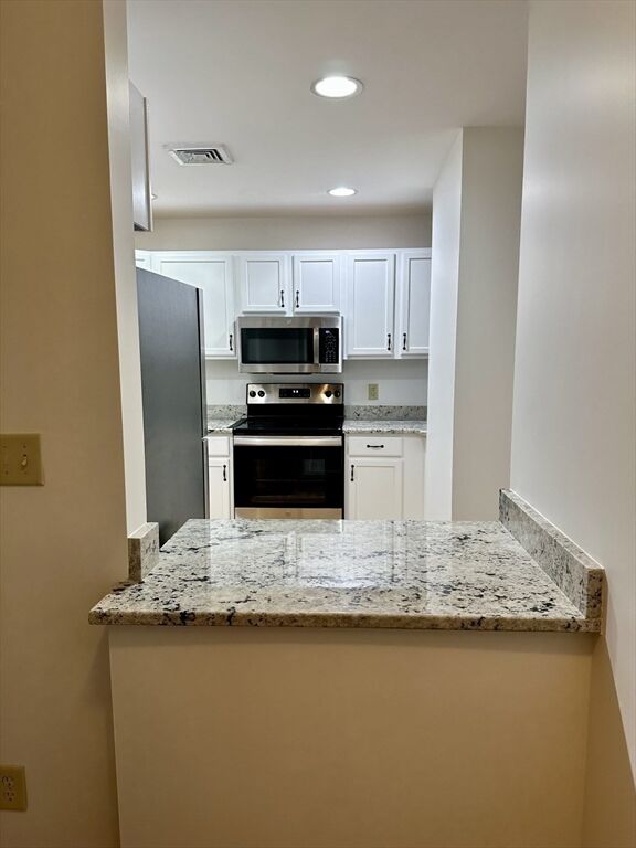 Property Photo:  170 Oxford St 504  MA 01901 