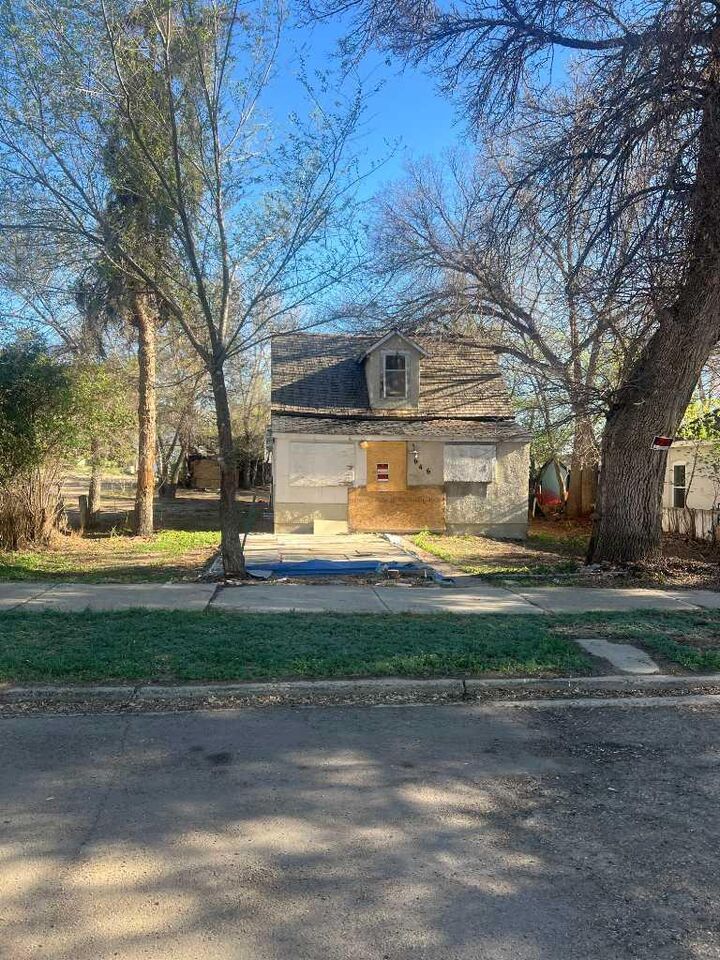 Property Photo: 646 8 Street SE AB T1A 1M3