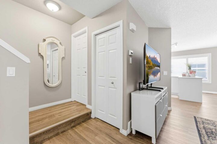 Property Photo:  159 McKenzie Towne Gate SE  AB T2Z 4G2 