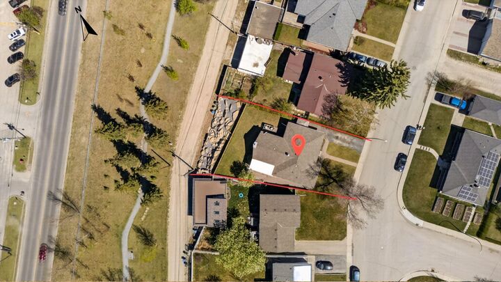 Property Photo:  59 Fairview Drive SE  AB T2H 1B4 