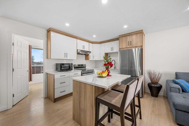 Property Photo:  123 Radley Place SE  AB T2A 5X5 