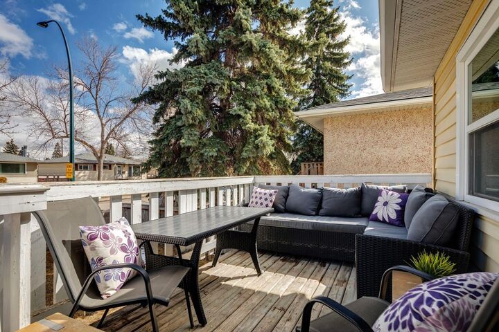 Property Photo:  7417 24 Street SE  AB T2C 0Y7 
